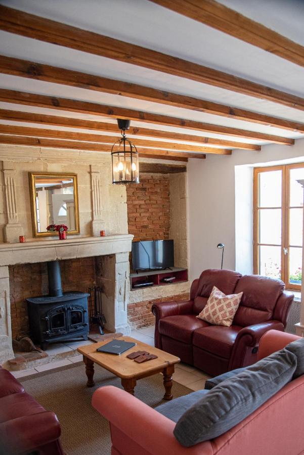 Lavender House - Traditional Stone House Oozing Charm And Character Cersay Exterior foto